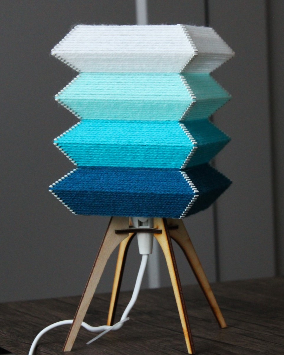 Stolní lampa bavlnky